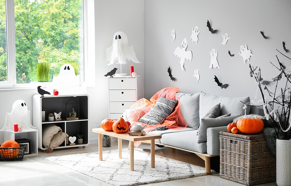 DIY Halloween room decor