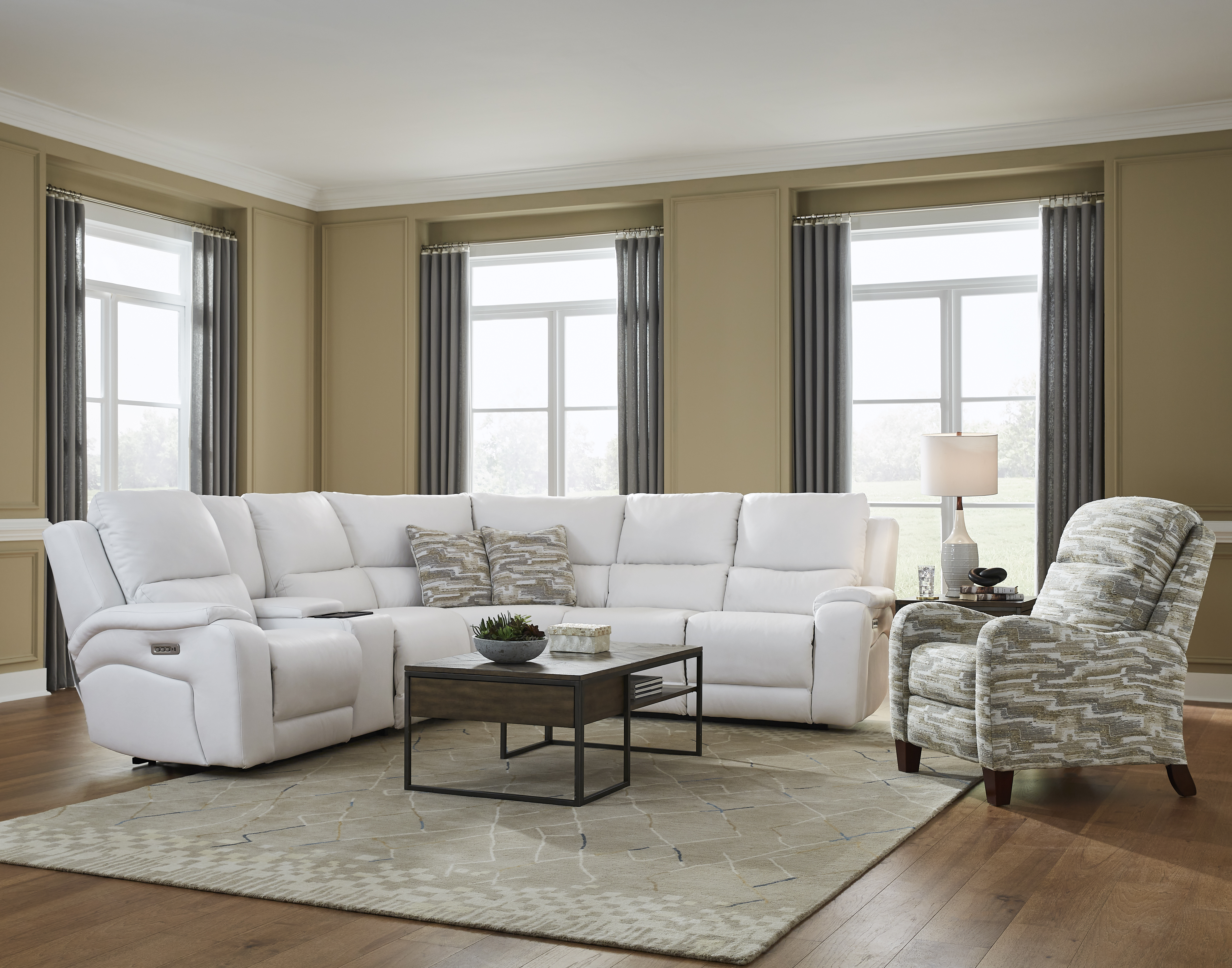 376 Bloomfield Sectional Image